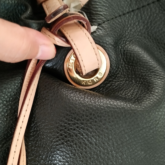 Michael Kors Black Tote bag with Tan straps - Picture 7 of 17